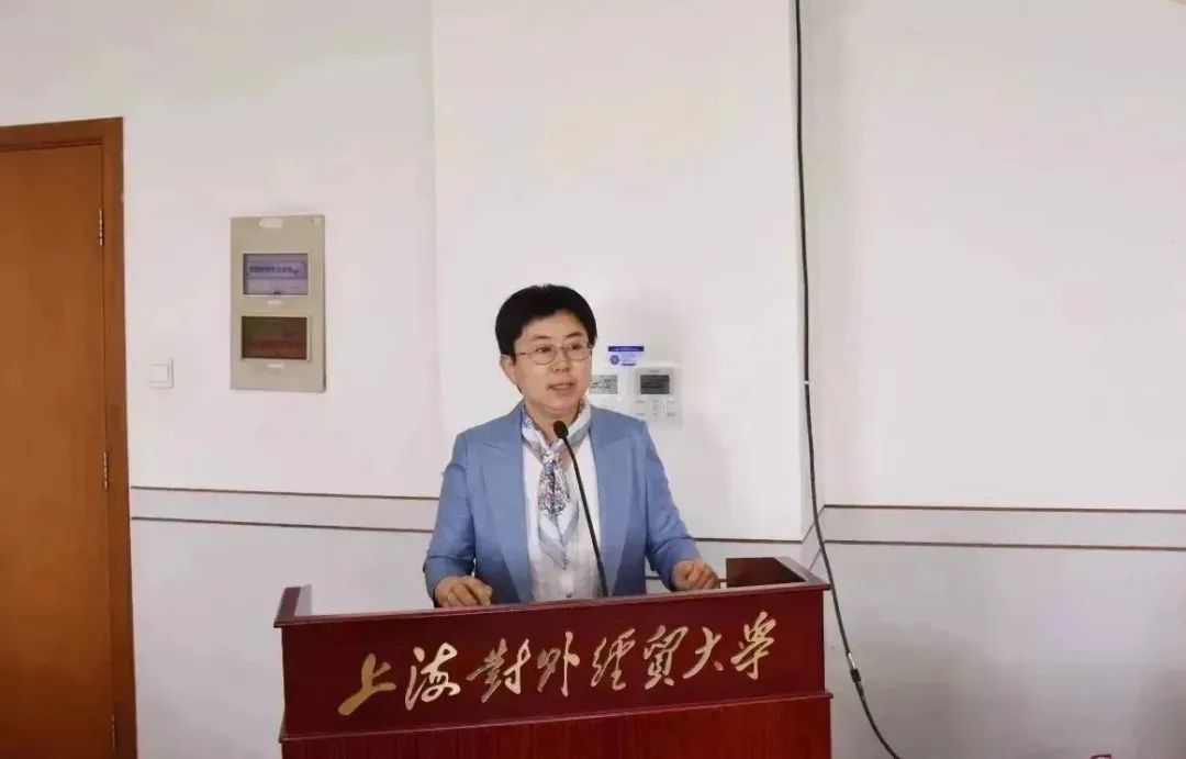 东洲评估向上海对外经贸大学金融管理学院颁发奖学金、奖教金