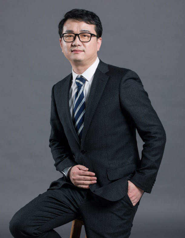 邱卓尔