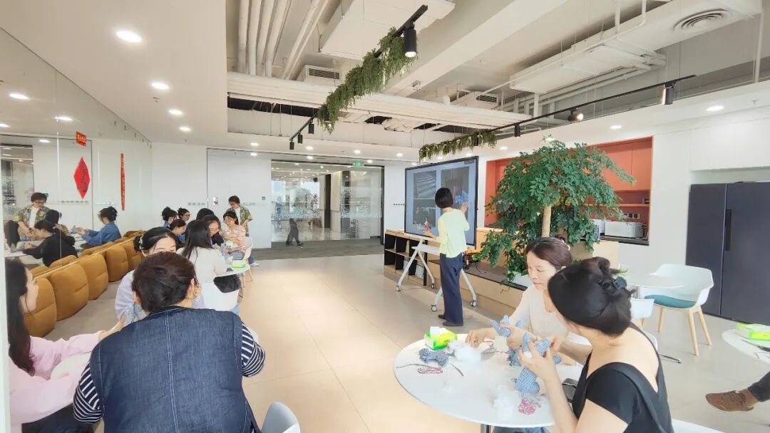 活动 | 东洲评估党支部开展端午民俗手工活动“土布马制作体验”